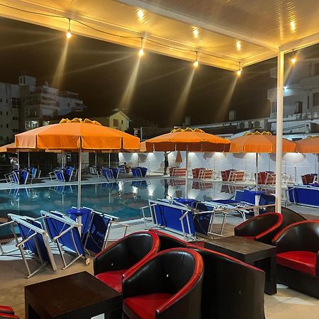 Blue Balcony Hotel Голем Екстер'єр фото