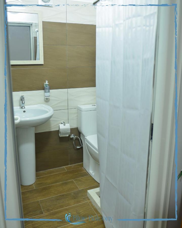 Blue Balcony Hotel Голем Екстер'єр фото