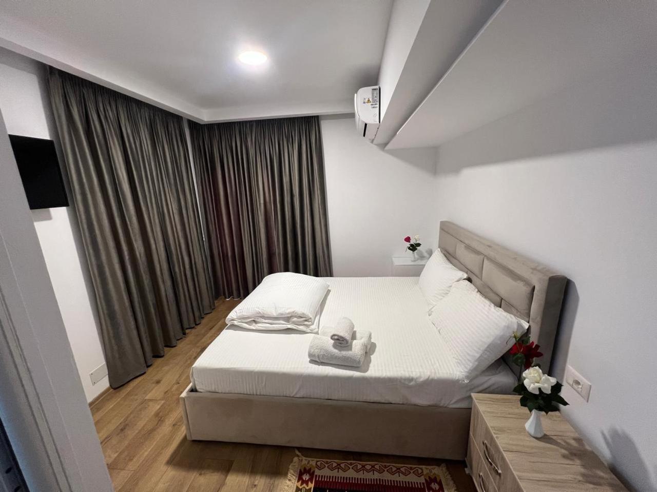 Blue Balcony Hotel Голем Екстер'єр фото