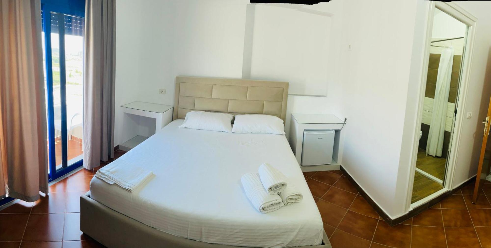 Blue Balcony Hotel Голем Екстер'єр фото