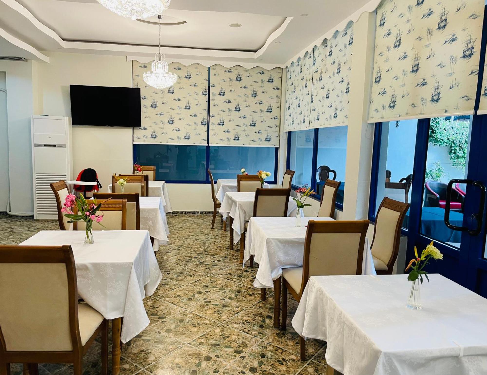 Blue Balcony Hotel Голем Екстер'єр фото