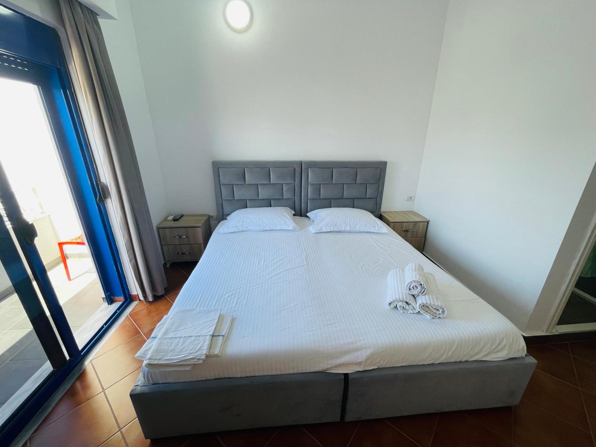 Blue Balcony Hotel Голем Екстер'єр фото