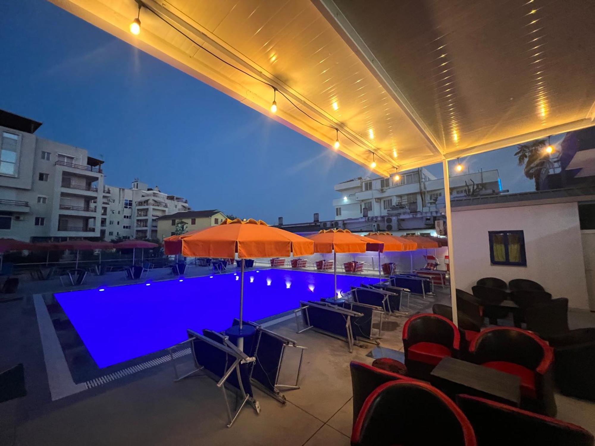 Blue Balcony Hotel Голем Екстер'єр фото